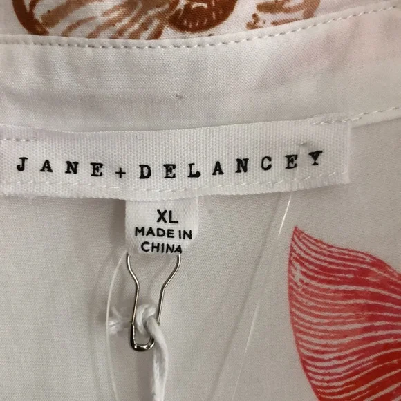 Jane & Delancey Women’s Seashell Print Button-Down Shirt Blouse Top - Picture 5 of 9